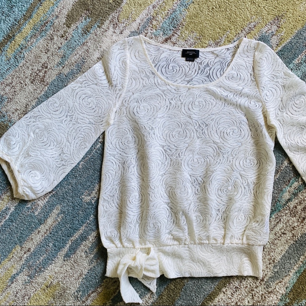 DELETTA  Anthropology Beautiful blouse lace knit with stretch